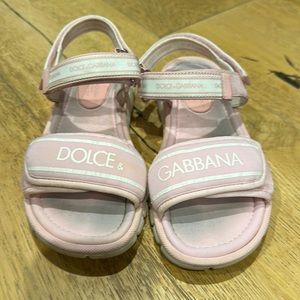 Dolce & Gabbana sandals. 💗